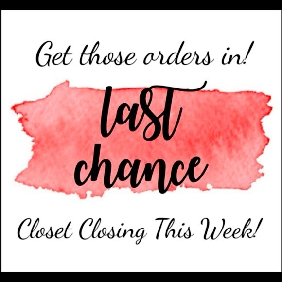 fall time Emerald green top with velvet trim - Picture 6 of 6